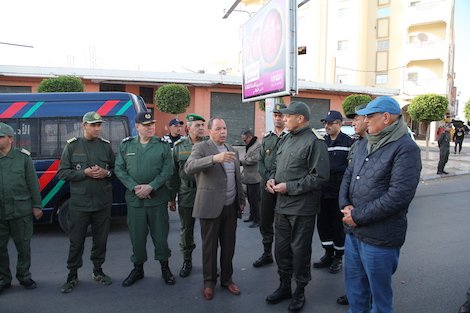 سلطات العيون تمنع بث مباريات كرة القدم بالمقاهي بسبب ارتفاع إصابات ”كورونا”