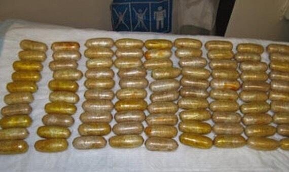 احباط محاولات تهريب الحشيش داخل ”13 معدة ”بشرية بمطار طنجة.