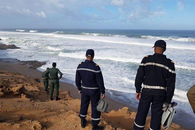شاطئ بوزنيقة يرمي بأشخاص كانوا من المفقودين في غرق قارب للهجرة السرية