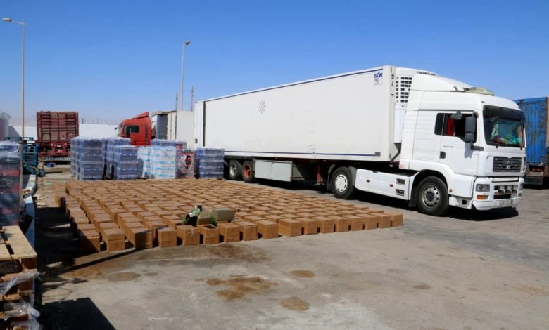 العيون ..الأمن يتمكن من ضبط كميات مهمة من الكحول داخل شاحنة خاصة بنقل الحليب، التفاااصيل