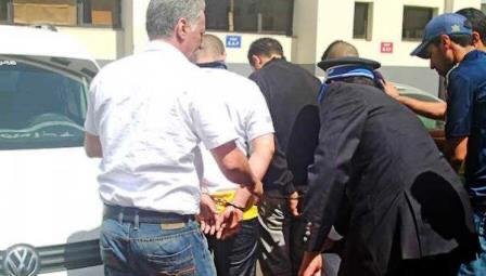 أمن الصخيرات يوقف ” زعيم ”عصابة خطيرة نفدت 10 جرائم في يوم واحد