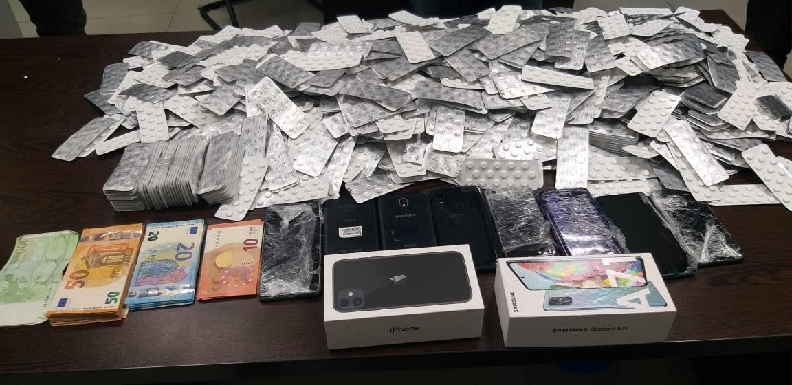 ميناء طنجة المتوسط : إحباط عملية تهريب 19.200 قرص طبي مخدر