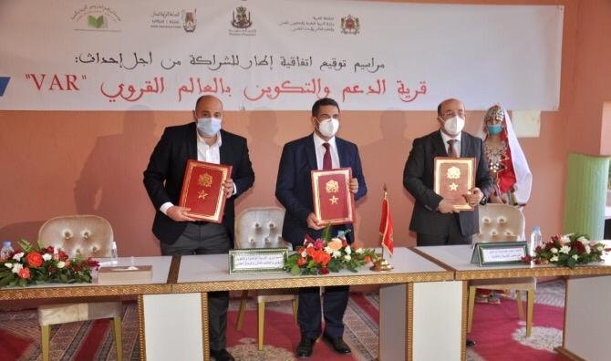 أمزازي يُوقع اتفاقية إحداث قرية الدعم والتكوين بإقليم الصويرة