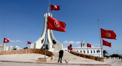 الرئيس التونسي يعلن تمديد حالة الطوارئ لمدة شهر.