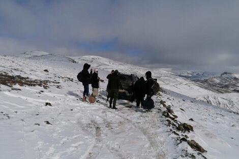 فرق التدخل تنقذ 9 أشخاص من الموت وسط ثلوج كثيفة بإملشيل