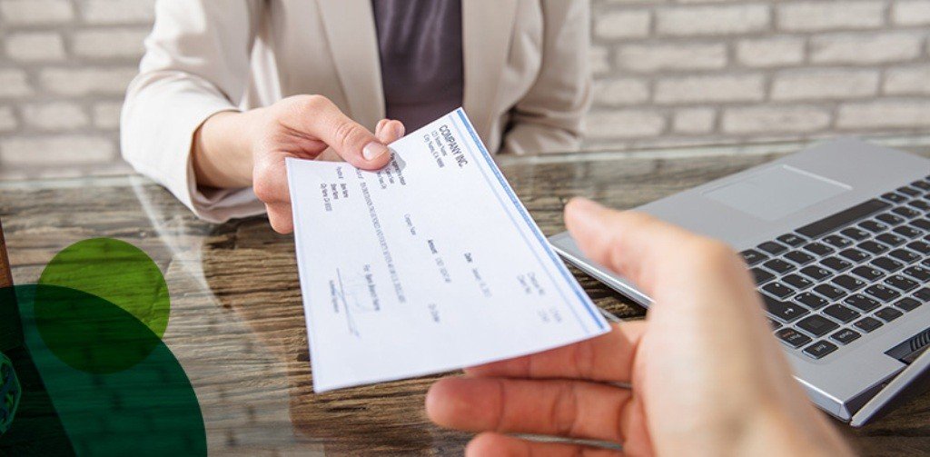 شيكات الضمان تعسر الإقتصاد في زمن كورونا ..