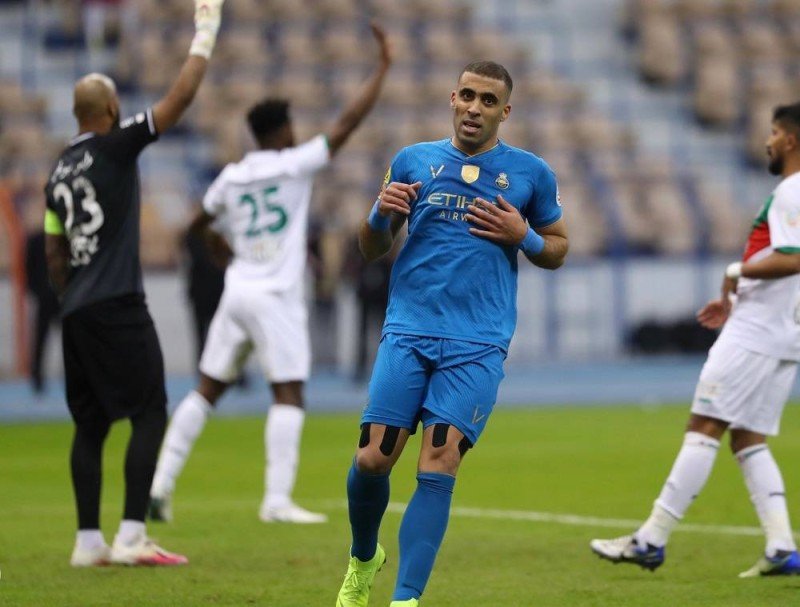 لجنة الإنضباط تغرم عبددالرزاق حمد الله نجم فريق النصر السعودي 20 ألف ريال.
