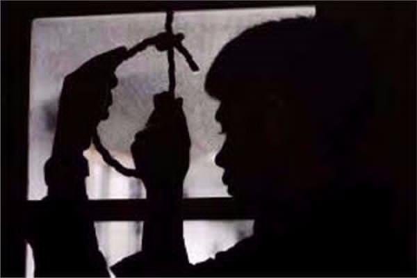 مؤلم..شاب يضع حد لحياته بسبب فشل عملية جراحية له