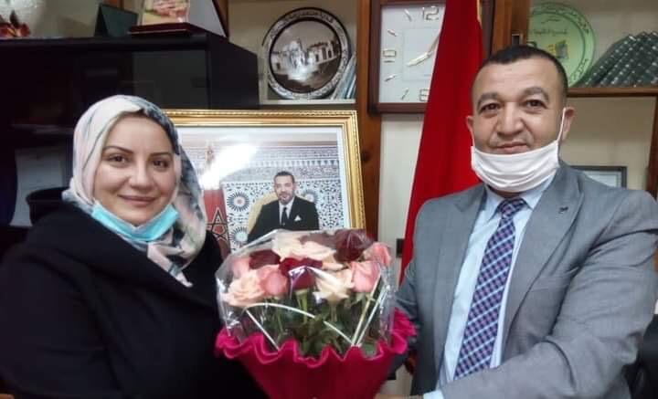 أستاذة من أسفي تفوز بجائزة أفضل معلمي العالم