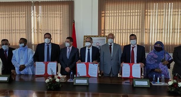 الداخلة..التوقيع على اتفاقية لإحداث ماستر متخصص في الذكاء الاقتصادي واستشراف التراب