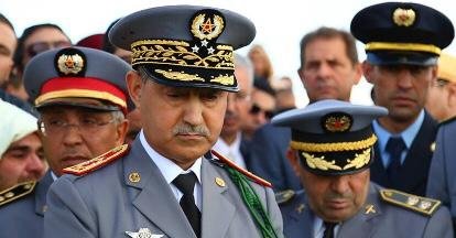 الجنرال الوراق يقود القوات المسلحة المغربية للقاء نظيرتها بموريتانيا