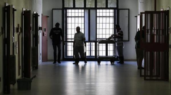 السجن لمهاجر مغربي مختص في تبييض الأموال والاتجار المخدرات