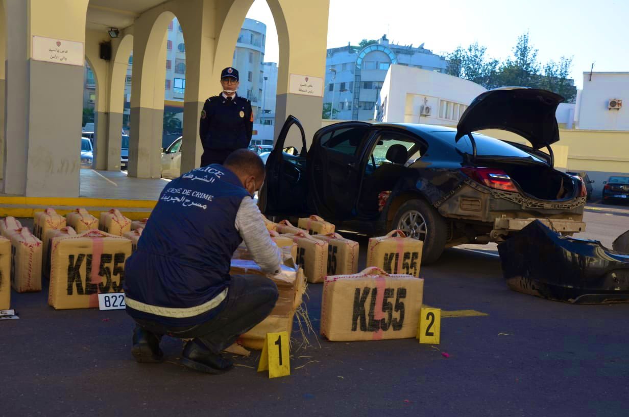 الدار البيضاء .. توقيف ثلاثة أشخاص للاشتباه في ارتباطهم بشبكة إجرامية تنشط في تهريب المخدرات والمؤثرات العقلية