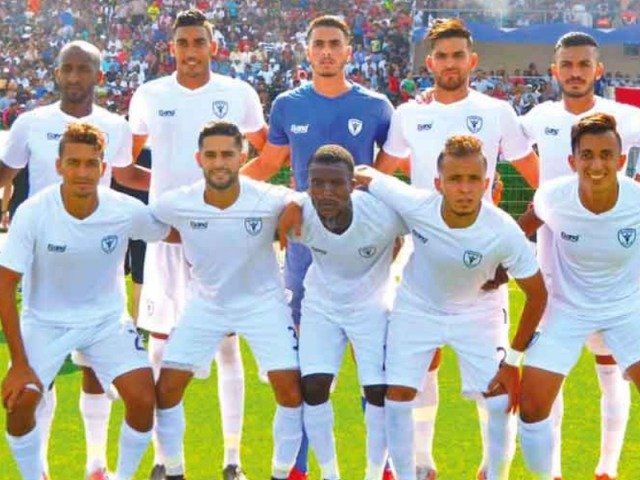 الاتحاد البيضاوي يتألق قاريا في مباريات يقودها حكام أفارقة ويسقط محليا بأخطاء حكام مغاربة