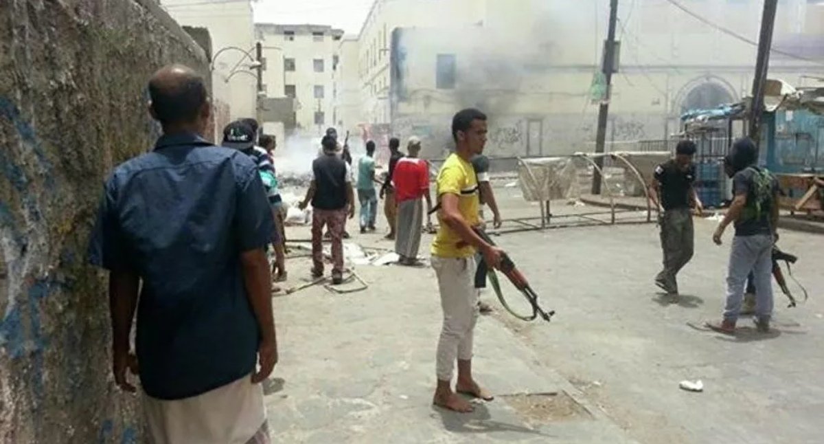 عاجل.. سماع دوي انفجار آخر قرب قصر معاشيق الذي انتقلت إليه الحكومة اليمنية