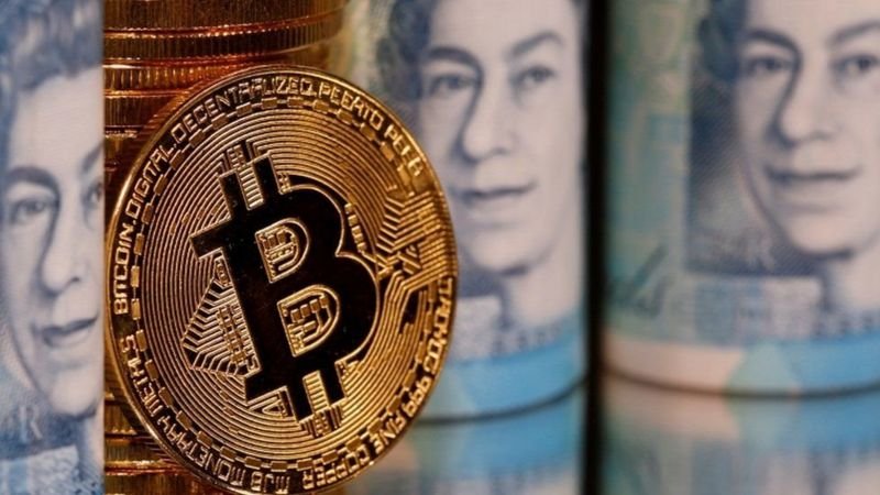 بيتكوين: ما هو سر الارتفاع الصاروخي للعملة الافتراضية أمام الدولار؟
