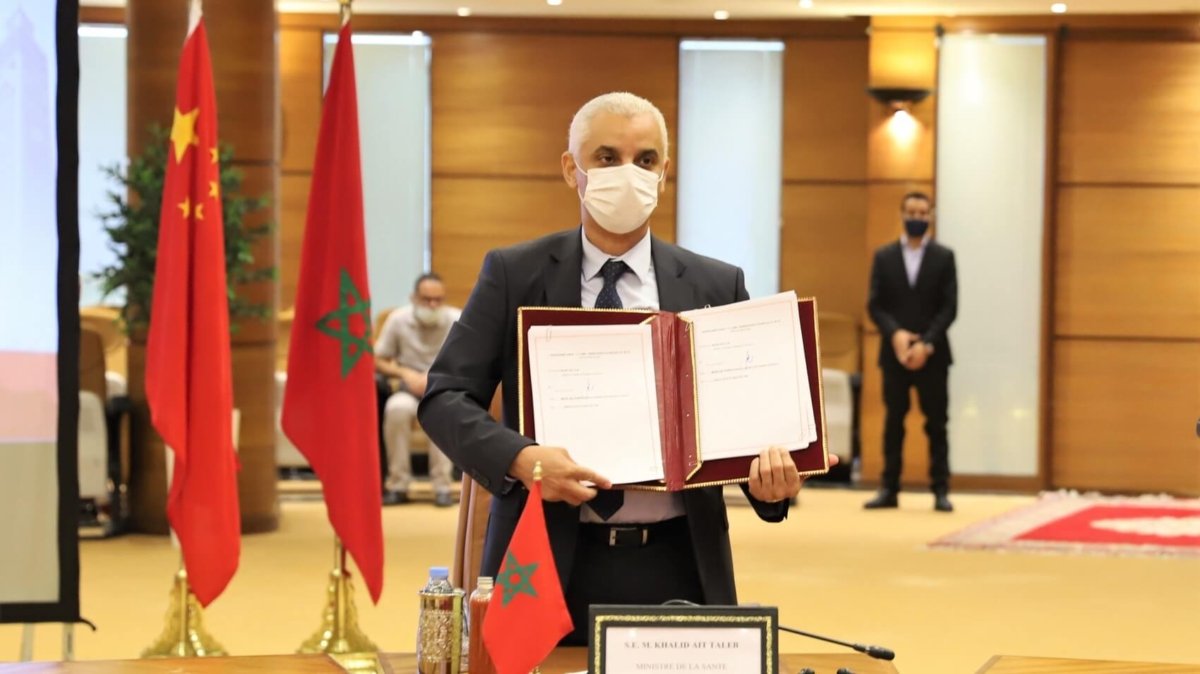 بعد توجهها إلى مختبرات روسيا.. هل حرمت عبارة “صُنع في المغرب” الجزائرَ من اللقاح الصيني؟