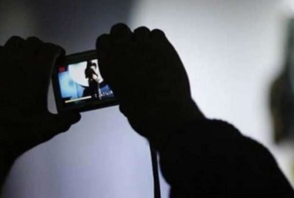 بعد ظهورها في شريط إباحي.. أمن تطوان يوقف المتورطين في الفيديو