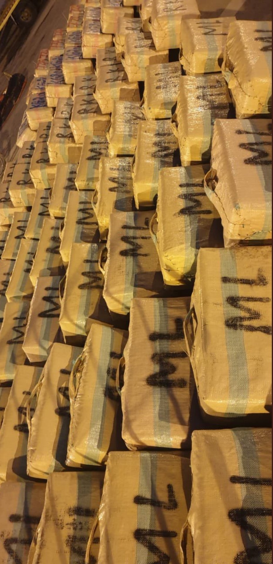 بالصور .. إحباط عملية للتهريب الدولي للمخدرات وحجز 4 أطنان و762 كيلوغراما من الشيرا