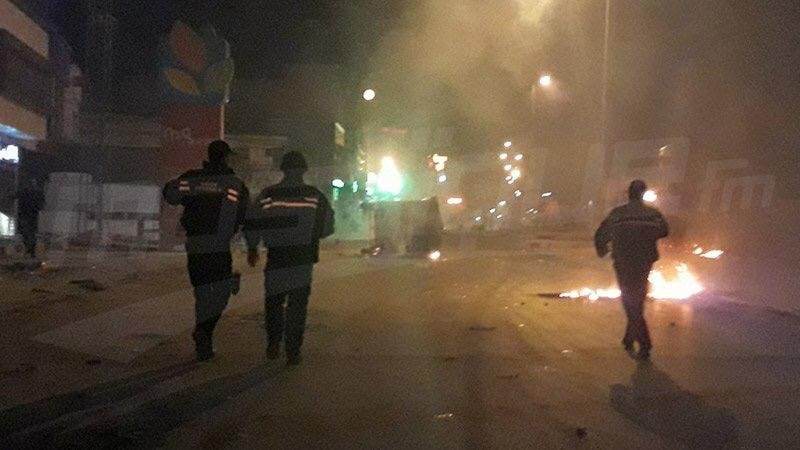 تونس.. أعمال شغب ليلية وإيقاف العديد من الأشخاص في مناطق متفرقة بالبلاد