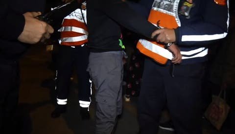 تبادل الضرب والجرح والتسبب في خسائر مادية يقود لاعتقال 23 شخصا