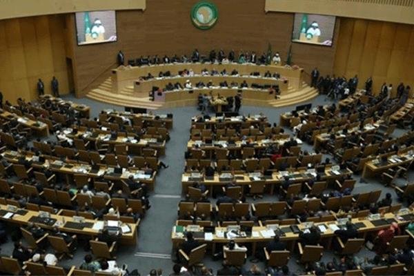 بعد أن أضحت ضعيفة بالاتحاد الإفريقي، الجزائر تحاول تعبئة آخر “أصدقائها”، وخيبة أملها كبيرة