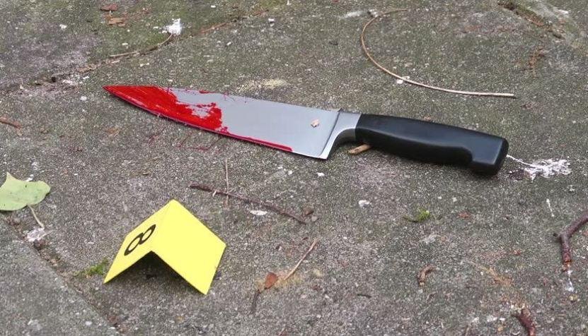 طعنة في القلب…تنهي حياة شاب عشريني بالحي المحمدي