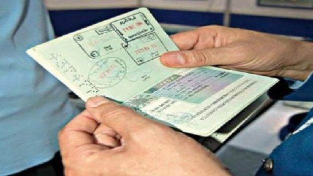 إسبانيا: تفكيك شبكة لتزوير الوثائق لمهاجرين مغاربة