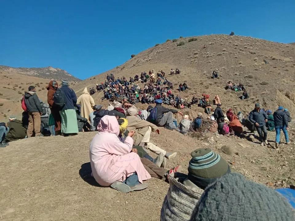 ساكنة إقليم أزيلال تطالب لتعبيد طريق وتوفير ممرض.