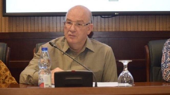 العمل البئيس للجزائري إسماعيل شرقي لإنقاذ ماء الوجه