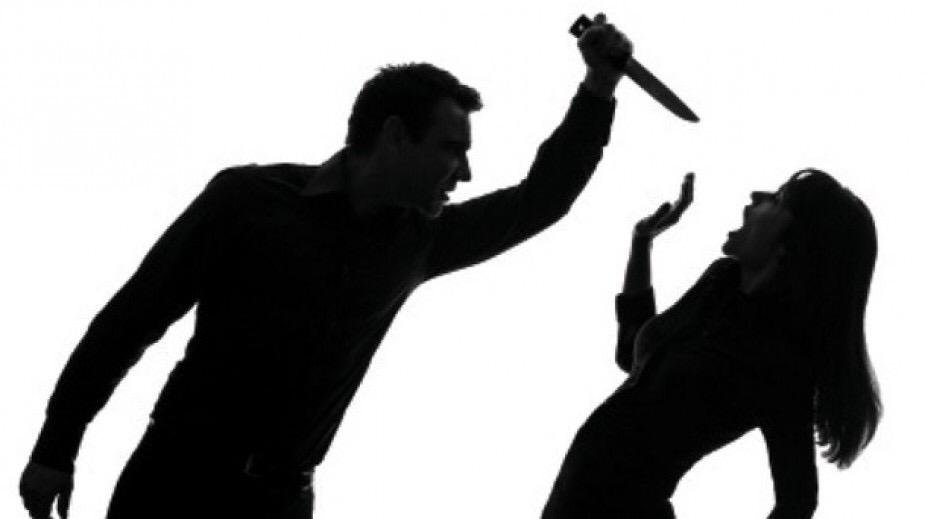 زوج يقتل زوجته بطريقة بشعة لهذا السبب !