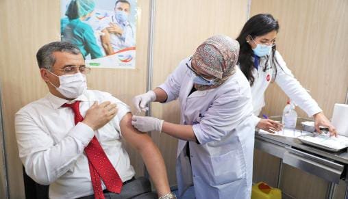 انطلاق حملة تلقيح مهنيي الصحة بالرباط ضد فيروس كوفيد-19
