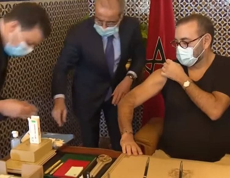 الملك يرد على المشككين ويطمئن المواطنين باختياره التطعيم باللقاح الصيني