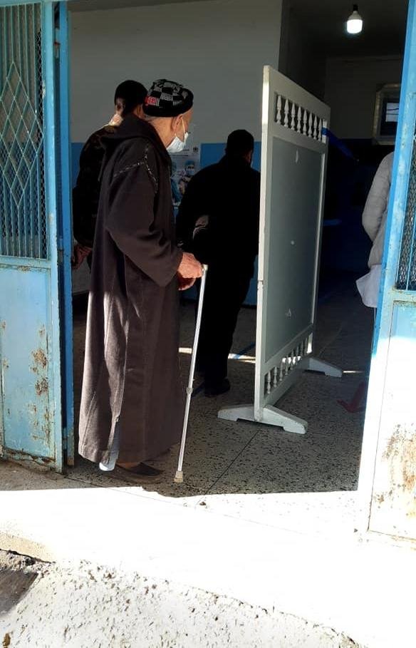 إقليم شفشاون…الفوج الأول من المستفيدين من اللقاح يتلقون أولى الجرعات