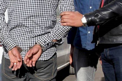 أمن طنجة يوقف ثلاثيني متورط في سرقة وكالة لتحويل الأموال