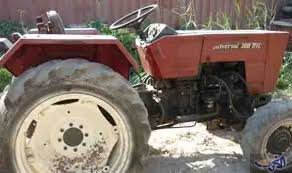 بسبب نزاع عن أحقية المرور عبر طريق بملكيةالدولة.. سائق جرار يدهس خمسينية وابنيها