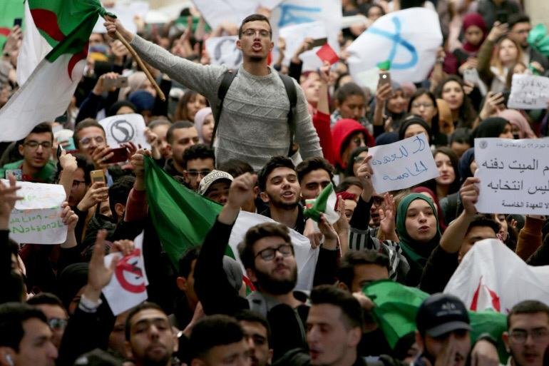 الاعلام إسباني: الجزائر توشك على الإفلاس