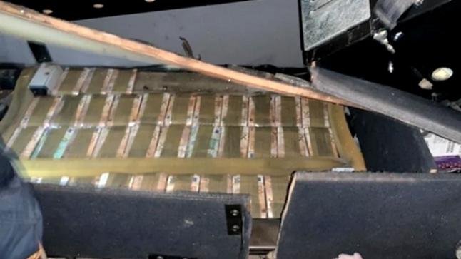 جمارك بني أنصار تحبط محاولة لتهريب مبلغ كبير من العملة الصعبة