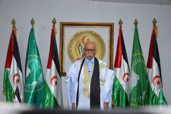 مصطفى سلمى :مامعنى العضوية إذا كان المكسب هو الحضور و أخذ الصور؟.