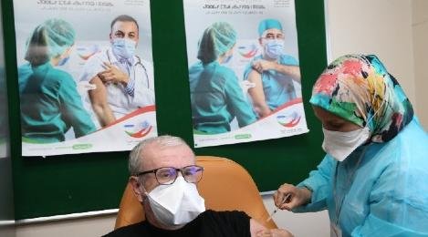 عدد الملقحين بلقاح فيروس كورونا يتجاوز 550 ألف شخص‬