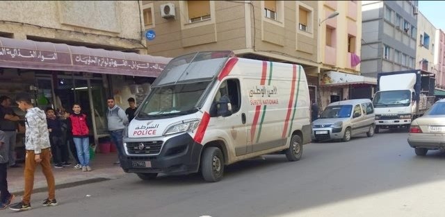 شجار يؤدي الى فوضى و خسائر بورشة للزجاج و سيارة و ترويع المارة (+صور)
