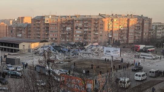 انفجار قوي في مركز تجاري جنوبي روسيا يدمر المبنى بالكامل و يسفر عن اصابات