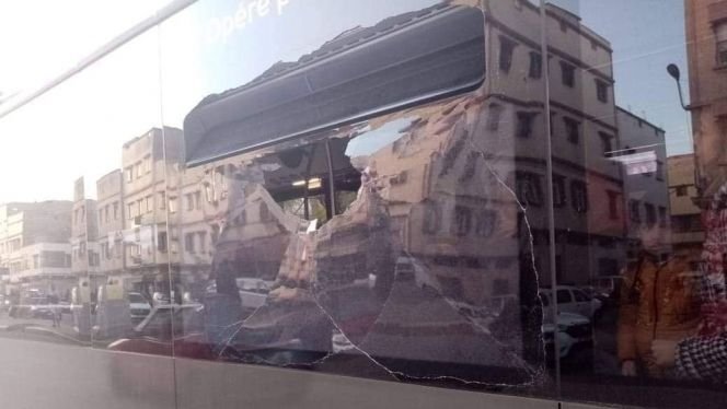 أمن البيضاء يكشف تفاصيل رشق حافلة جديدة بالبيضاء