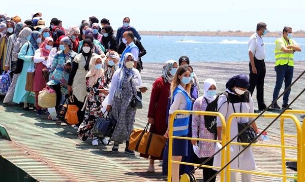 الفوج الثالث من عاملات الفراولة المغربيات يصل ميناء الجزيرة الخضراء