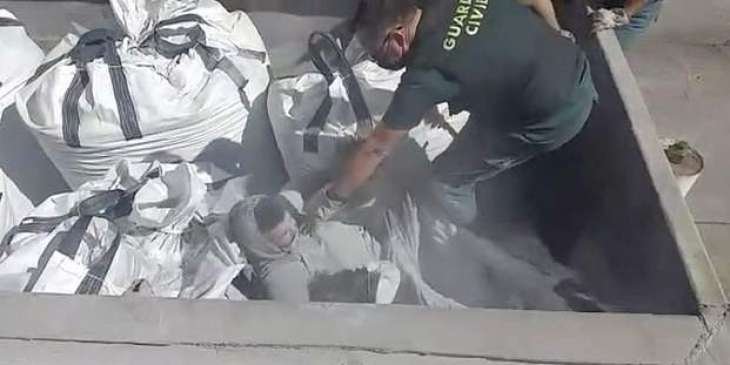 الجانب المأساوي للهجرة … العثور على مهاجرين مغاربة وجزائريين بين نفايات سامة في ميناء مليلية