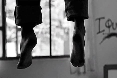 سجين يقدم على وضع حد لحياته بطريقة مأساوية بالعرائش