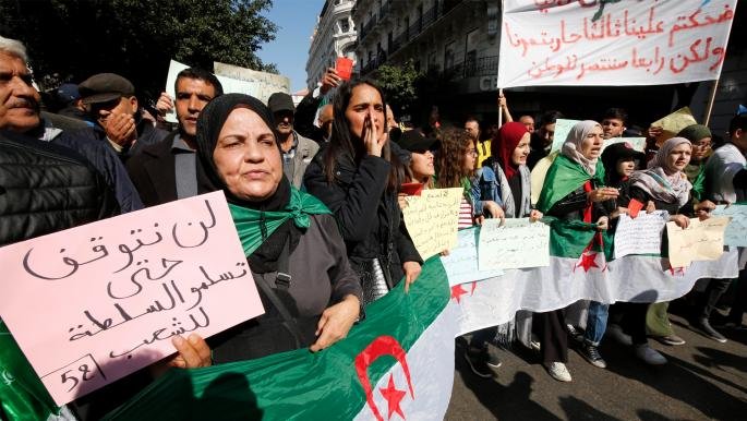 الجزائر.. تجدد مسيرات الحراك الاحتجاجي الشعبي المطالبة بالتغيير الديمقراطي
