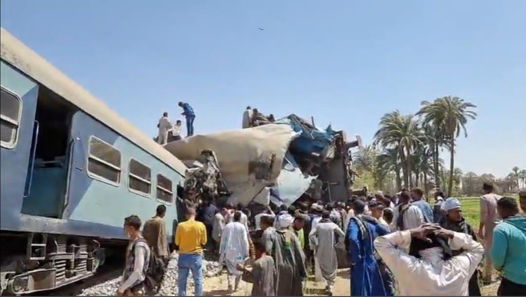 فاجعة.. 32 قتيلا و الإصابات تتعدى 60 في حادث تصادم قطارين في مصر