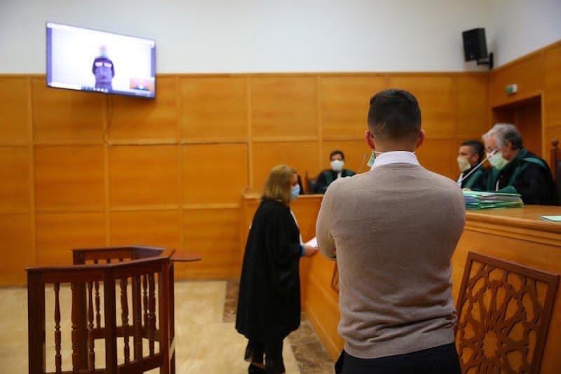 السجن وغرامة مالية لشخص أهان الإسلام ورموز المملكة