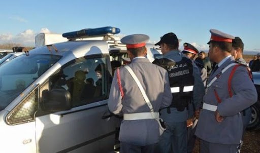 محاصرة سيارة “دركي” من قبل السكان تسفر عن مفاجأة نواحي الصويرة